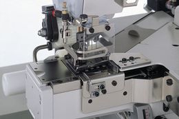 W674 ： 4 or 5 needle, cylinder bed, double chainstitch machines for super tucking